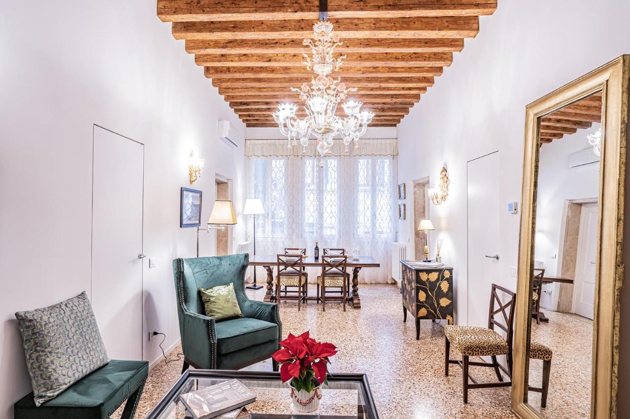 Ca' San Beneto Completely Refurbished In A Fabulously Central Area Venesia Bagian luar foto
