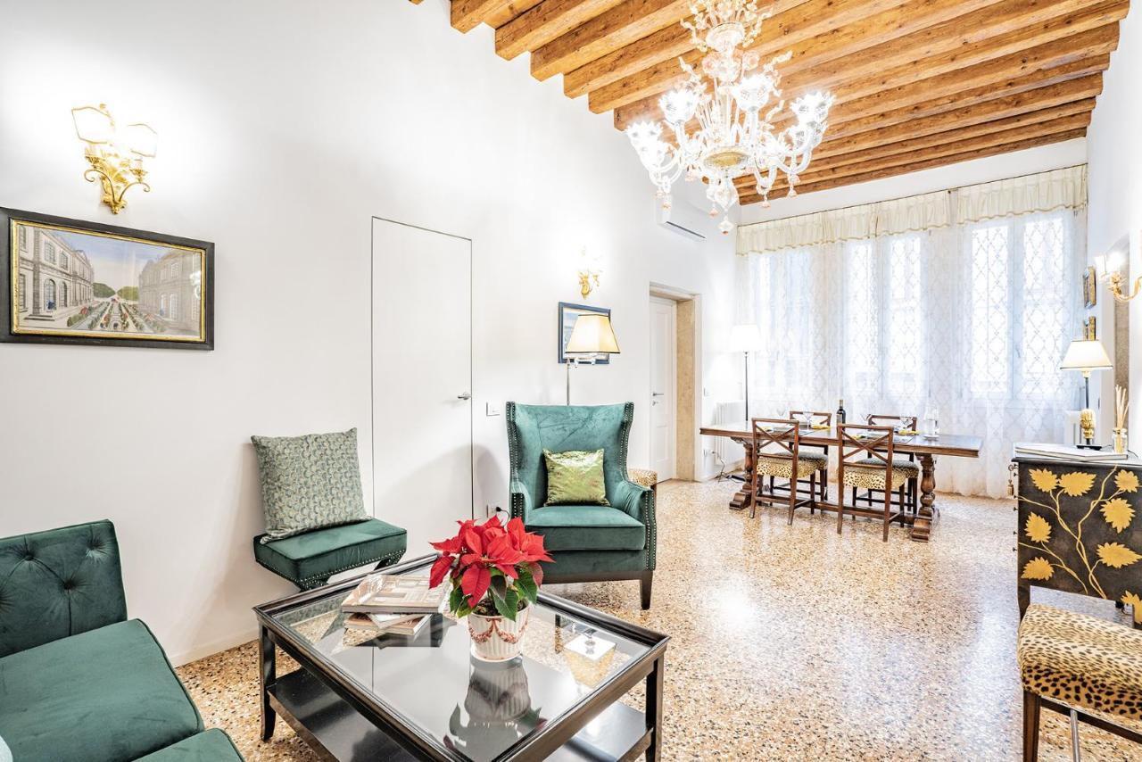 Ca' San Beneto Completely Refurbished In A Fabulously Central Area Venesia Bagian luar foto