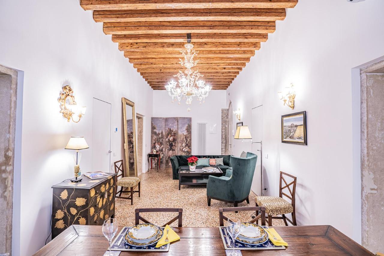 Ca' San Beneto Completely Refurbished In A Fabulously Central Area Venesia Bagian luar foto