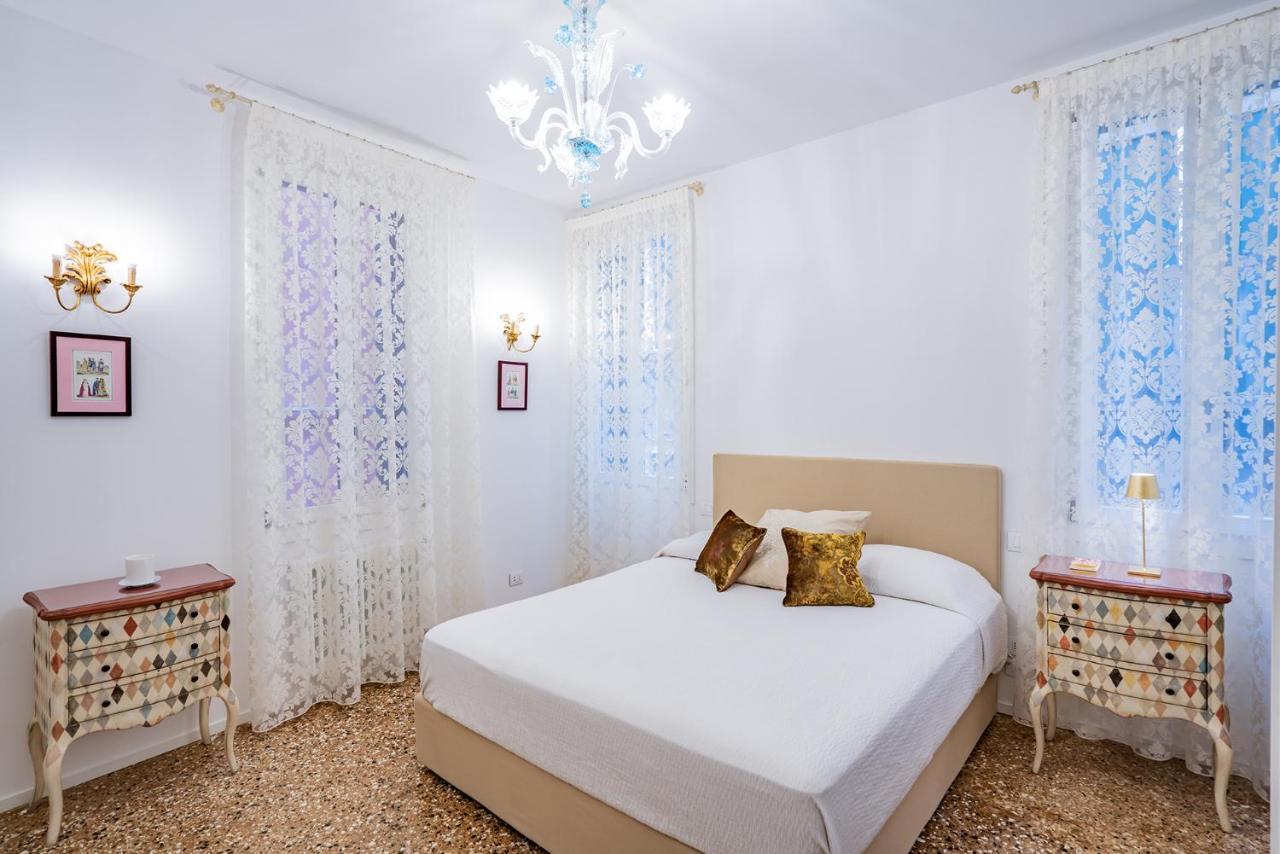 Ca' San Beneto Completely Refurbished In A Fabulously Central Area Venesia Bagian luar foto