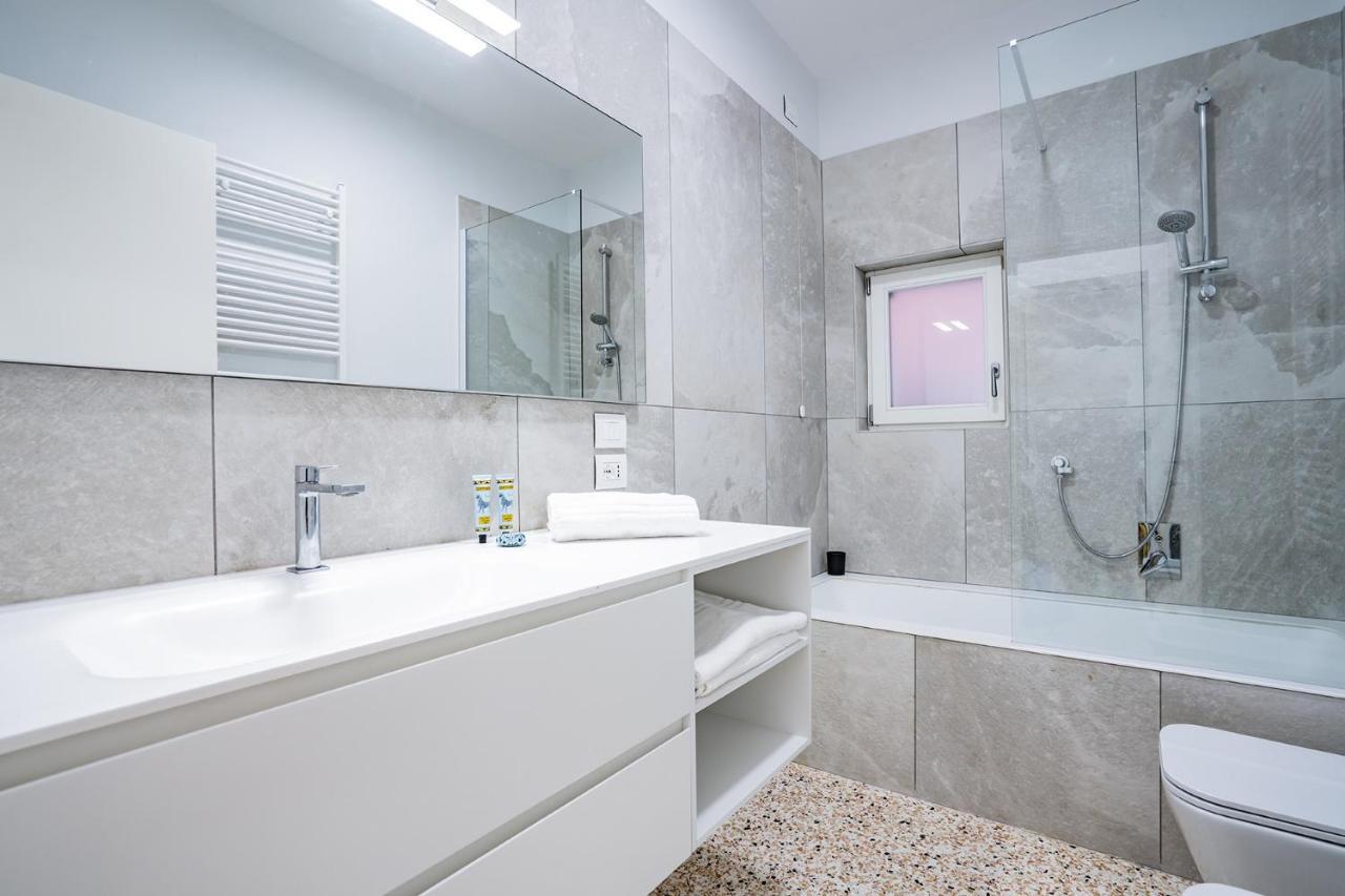 Ca' San Beneto Completely Refurbished In A Fabulously Central Area Venesia Bagian luar foto