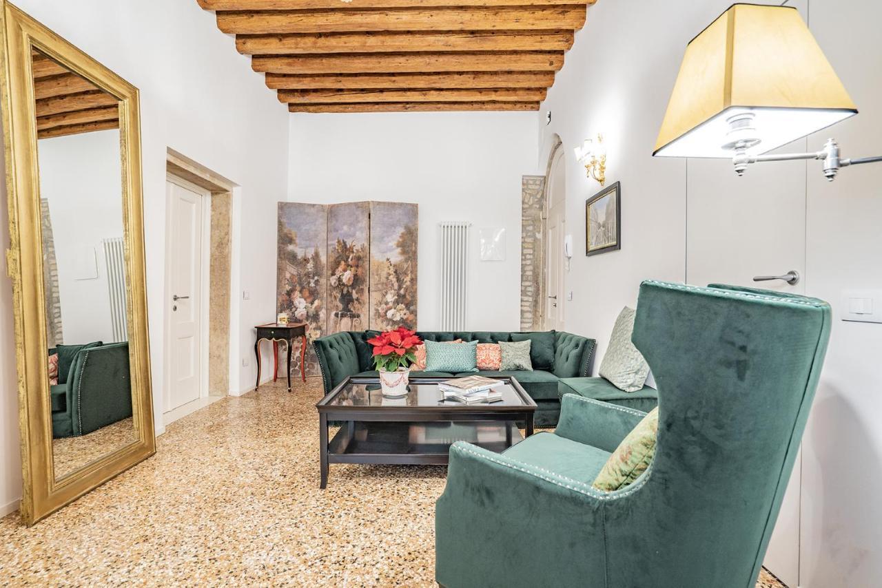 Ca' San Beneto Completely Refurbished In A Fabulously Central Area Venesia Bagian luar foto
