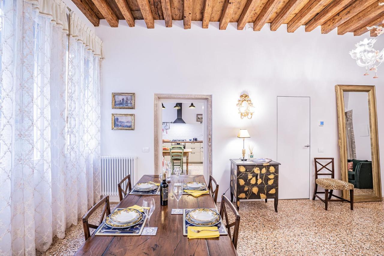 Ca' San Beneto Completely Refurbished In A Fabulously Central Area Venesia Bagian luar foto