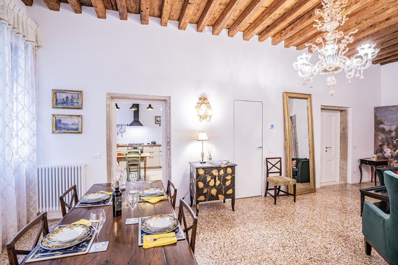 Ca' San Beneto Completely Refurbished In A Fabulously Central Area Venesia Bagian luar foto