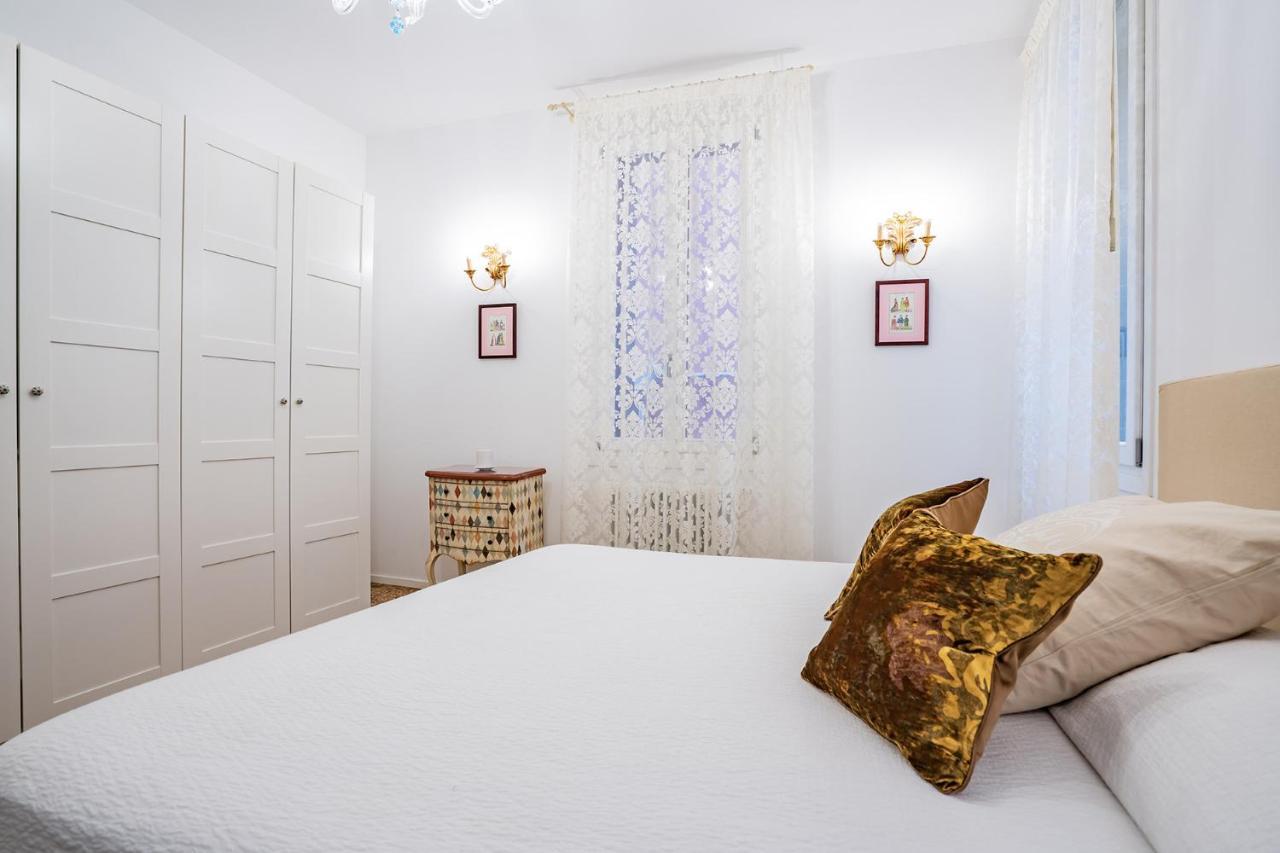 Ca' San Beneto Completely Refurbished In A Fabulously Central Area Venesia Bagian luar foto