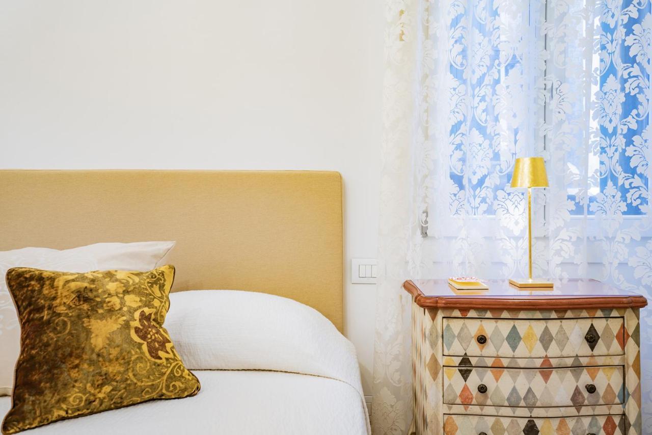 Ca' San Beneto Completely Refurbished In A Fabulously Central Area Venesia Bagian luar foto